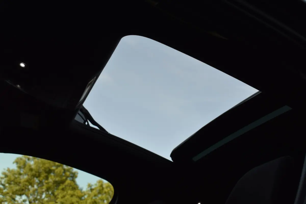 1.5 TSI R-Line Pano Massage Lane Camera