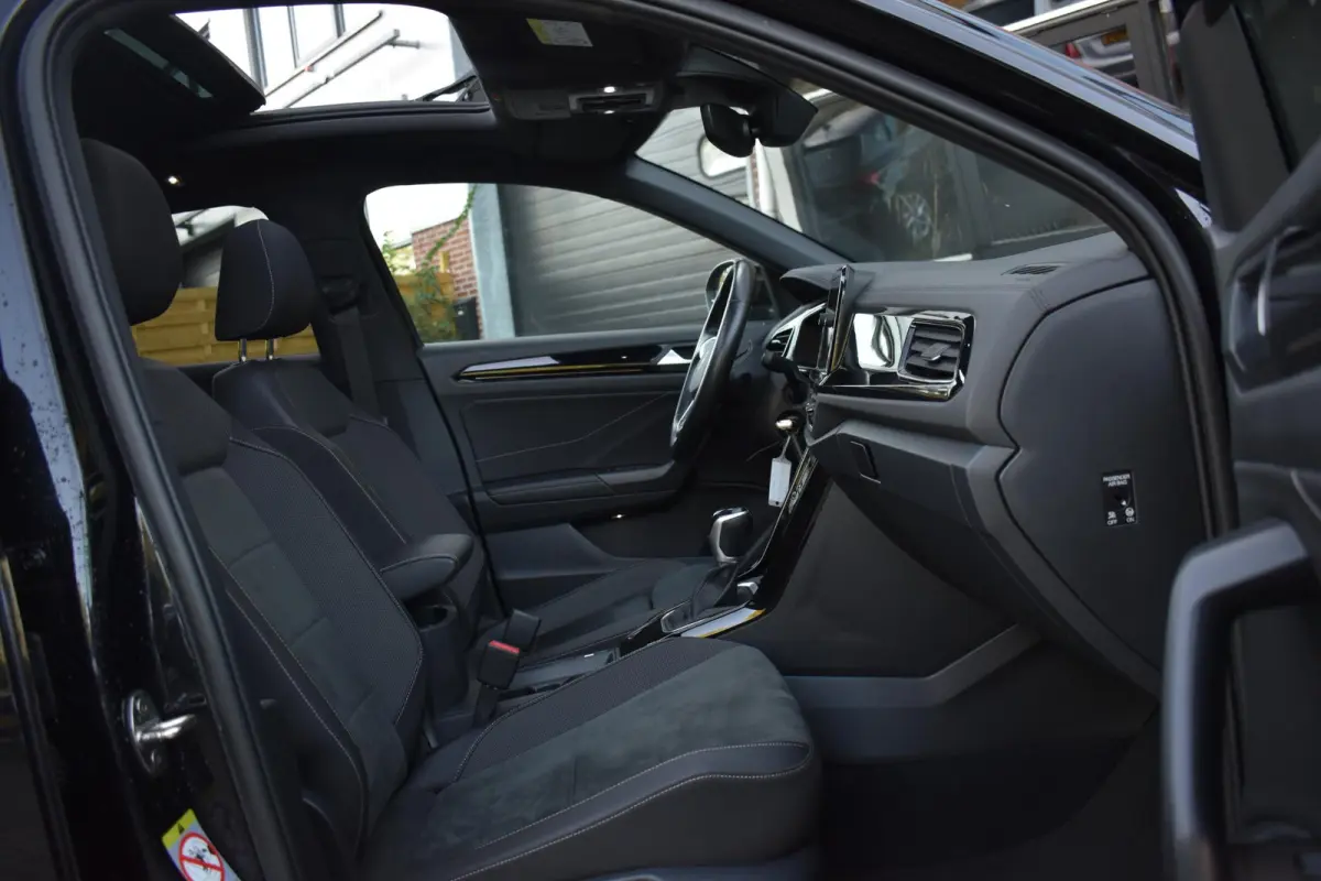 1.5 TSI R-Line Pano Massage Lane Camera