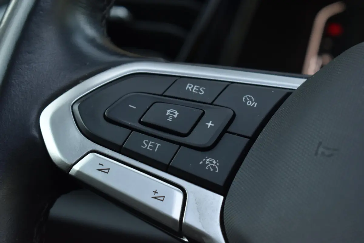 1.5 TSI R-Line Pano Massage Lane Camera
