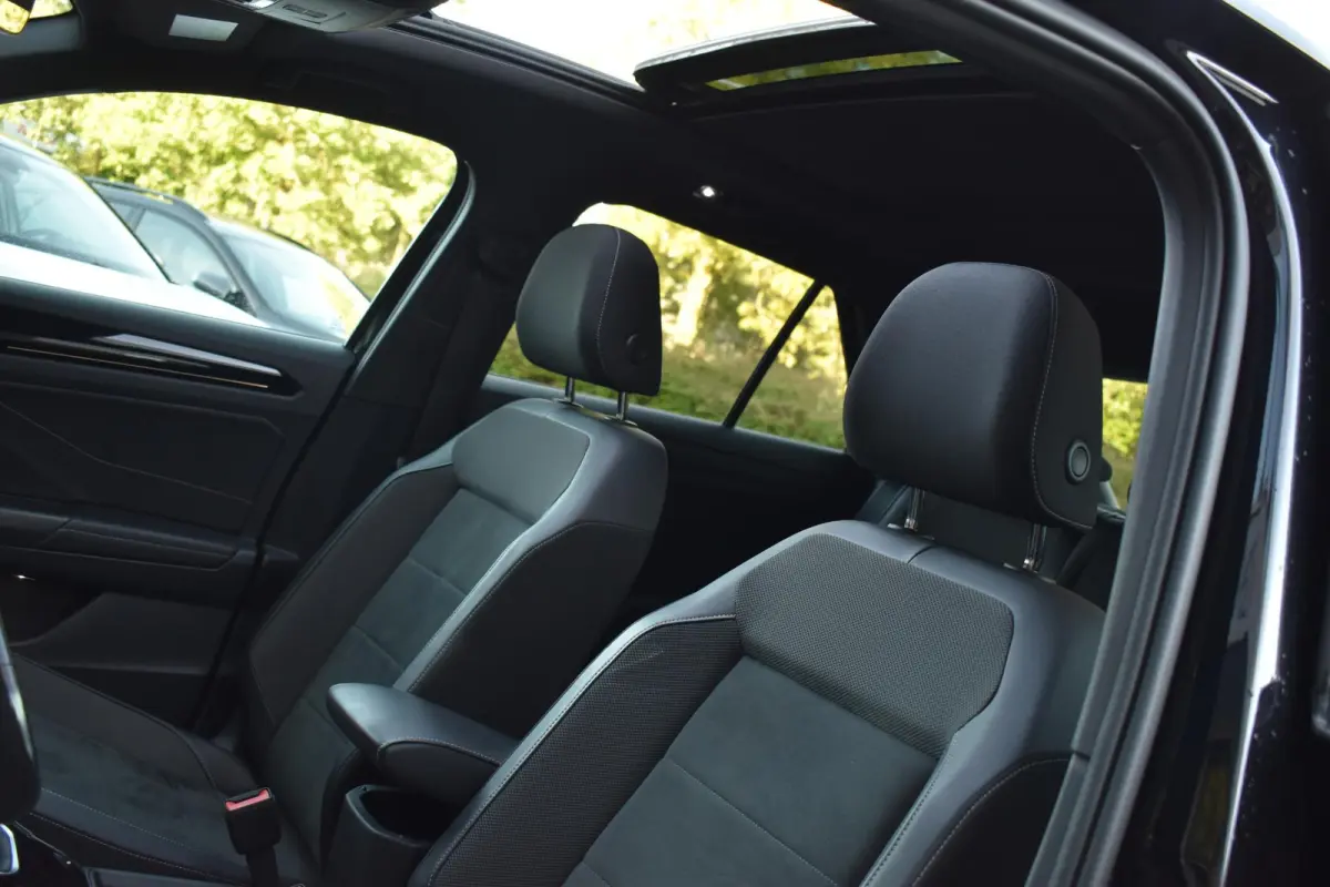 1.5 TSI R-Line Pano Massage Lane Camera