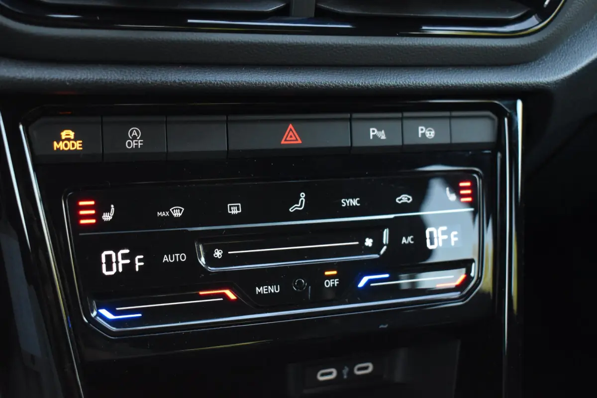1.5 TSI R-Line Pano Massage Lane Camera