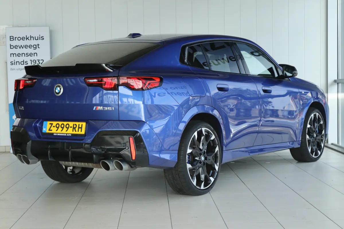M35i xDrive | NL Auto | Harman & Kardon | Head-up | 360 Camera | Stoelverwarming | Keyless | Iconic Glow | Cruise Control |