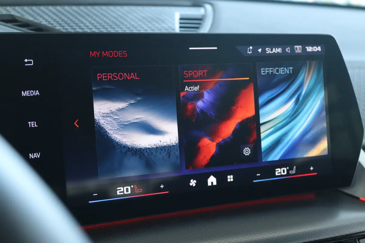 M35i xDrive | NL Auto | Harman & Kardon | Head-up | 360 Camera | Stoelverwarming | Keyless | Iconic Glow | Cruise Control |