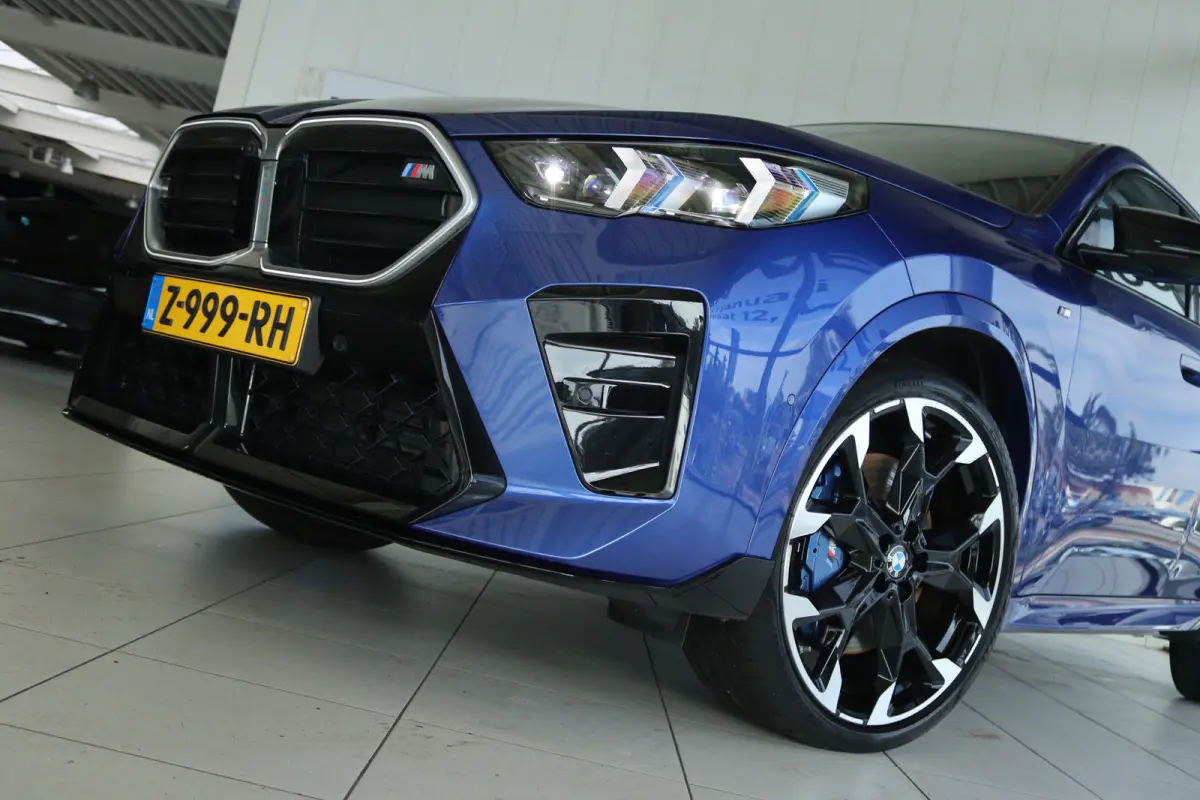 M35i xDrive | NL Auto | Harman & Kardon | Head-up | 360 Camera | Stoelverwarming | Keyless | Iconic Glow | Cruise Control |