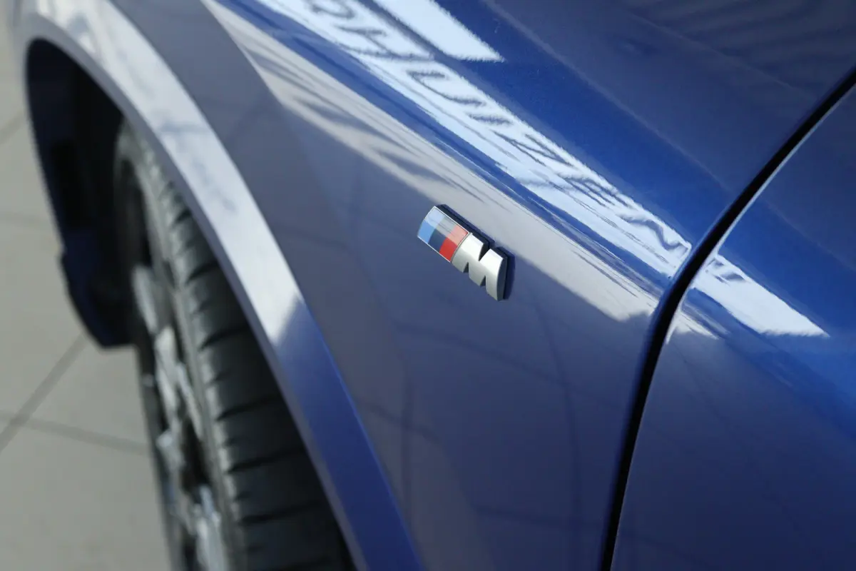 M35i xDrive | NL Auto | Harman & Kardon | Head-up | 360 Camera | Stoelverwarming | Keyless | Iconic Glow | Cruise Control |
