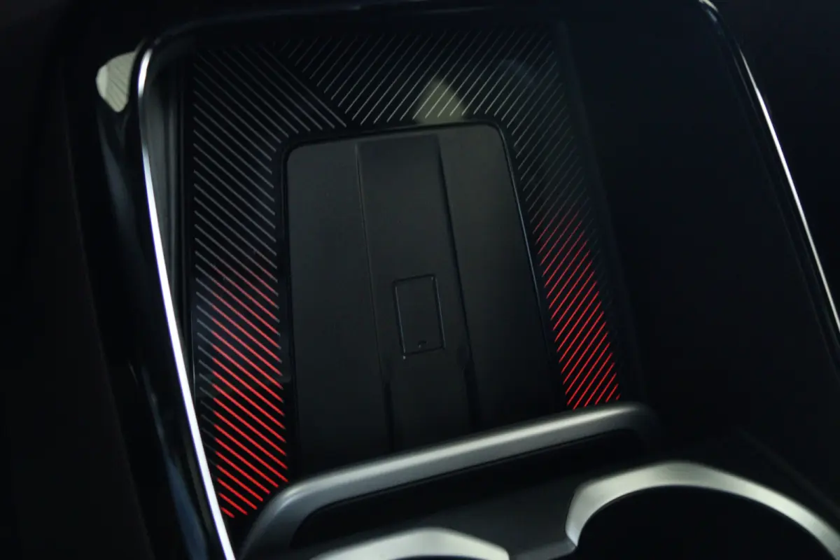 M35i xDrive | NL Auto | Harman & Kardon | Head-up | 360 Camera | Stoelverwarming | Keyless | Iconic Glow | Cruise Control |