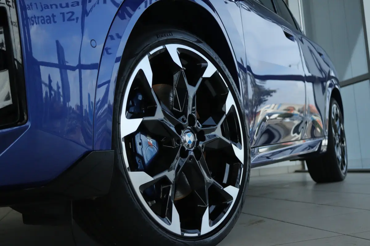 M35i xDrive | NL Auto | Harman & Kardon | Head-up | 360 Camera | Stoelverwarming | Keyless | Iconic Glow | Cruise Control |