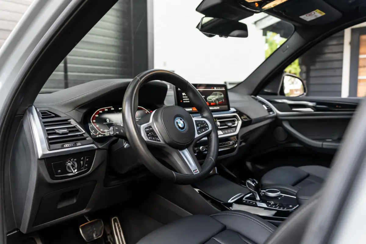 xDrive30e High Ex M Sport H&K HUD Laser Trekhaak 360