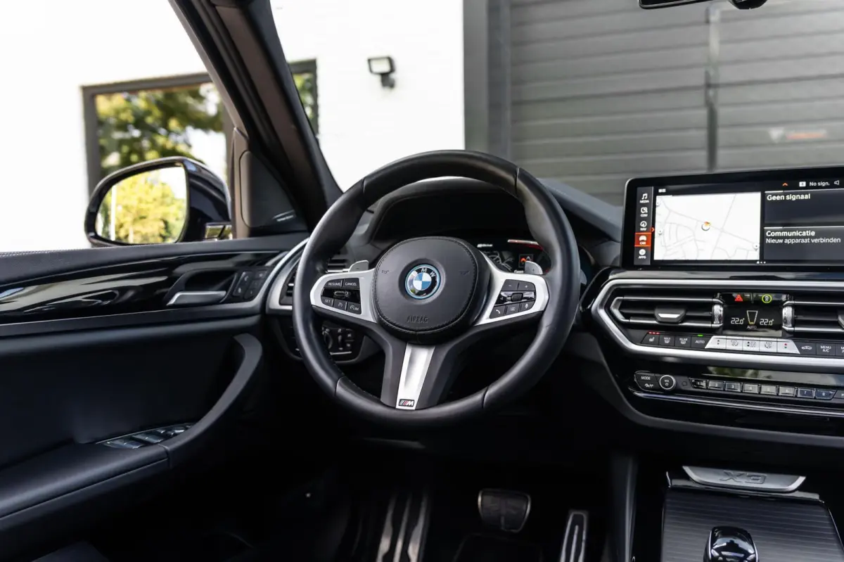 xDrive30e High Ex M Sport H&K HUD Laser Trekhaak 360