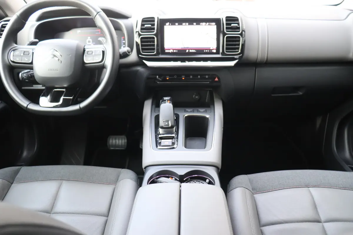 1.2 PURETECH 130PK BUSINESS AUTOMAAT / NAVI / CLIMA / FULL-LED / PDC / 18" LMV / CAMERA / AFN. TREKHAAK / KEYLESS !!