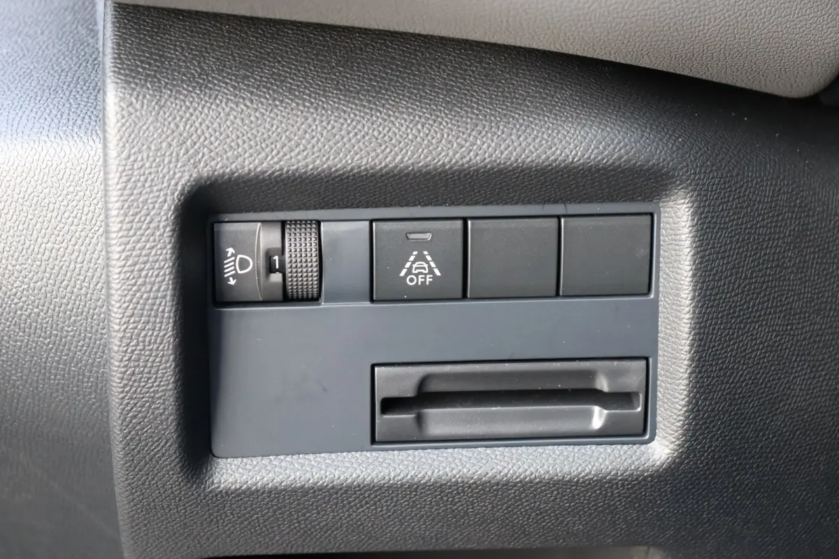 1.2 PURETECH 130PK BUSINESS AUTOMAAT / NAVI / CLIMA / FULL-LED / PDC / 18" LMV / CAMERA / AFN. TREKHAAK / KEYLESS !!