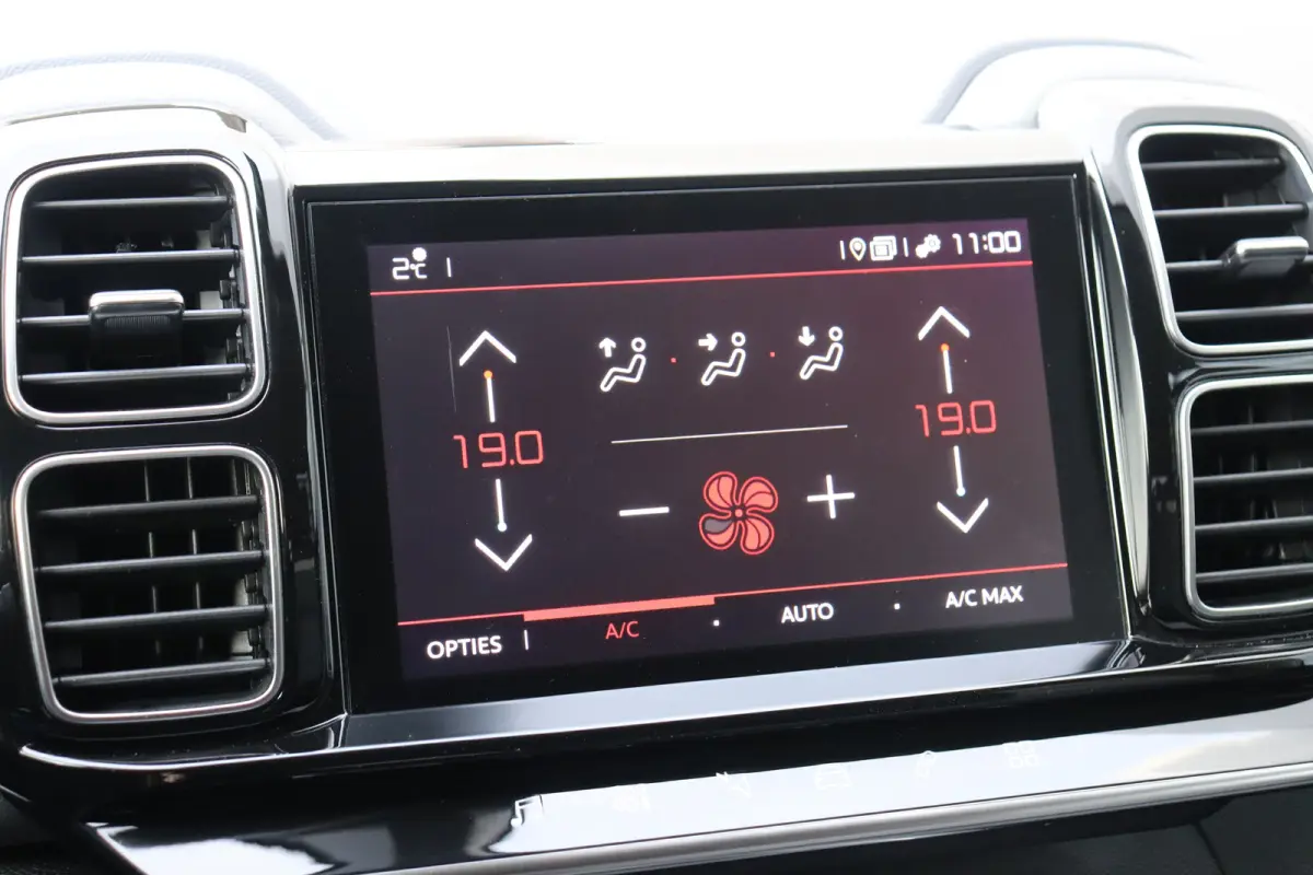 1.2 PURETECH 130PK BUSINESS AUTOMAAT / NAVI / CLIMA / FULL-LED / PDC / 18" LMV / CAMERA / AFN. TREKHAAK / KEYLESS !!