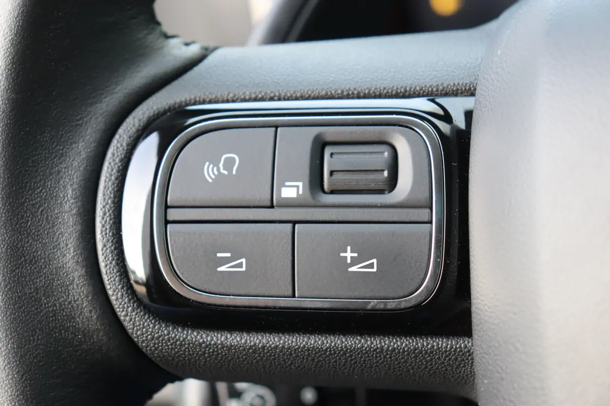 1.2 PURETECH 130PK BUSINESS AUTOMAAT / NAVI / CLIMA / FULL-LED / PDC / 18" LMV / CAMERA / AFN. TREKHAAK / KEYLESS !!