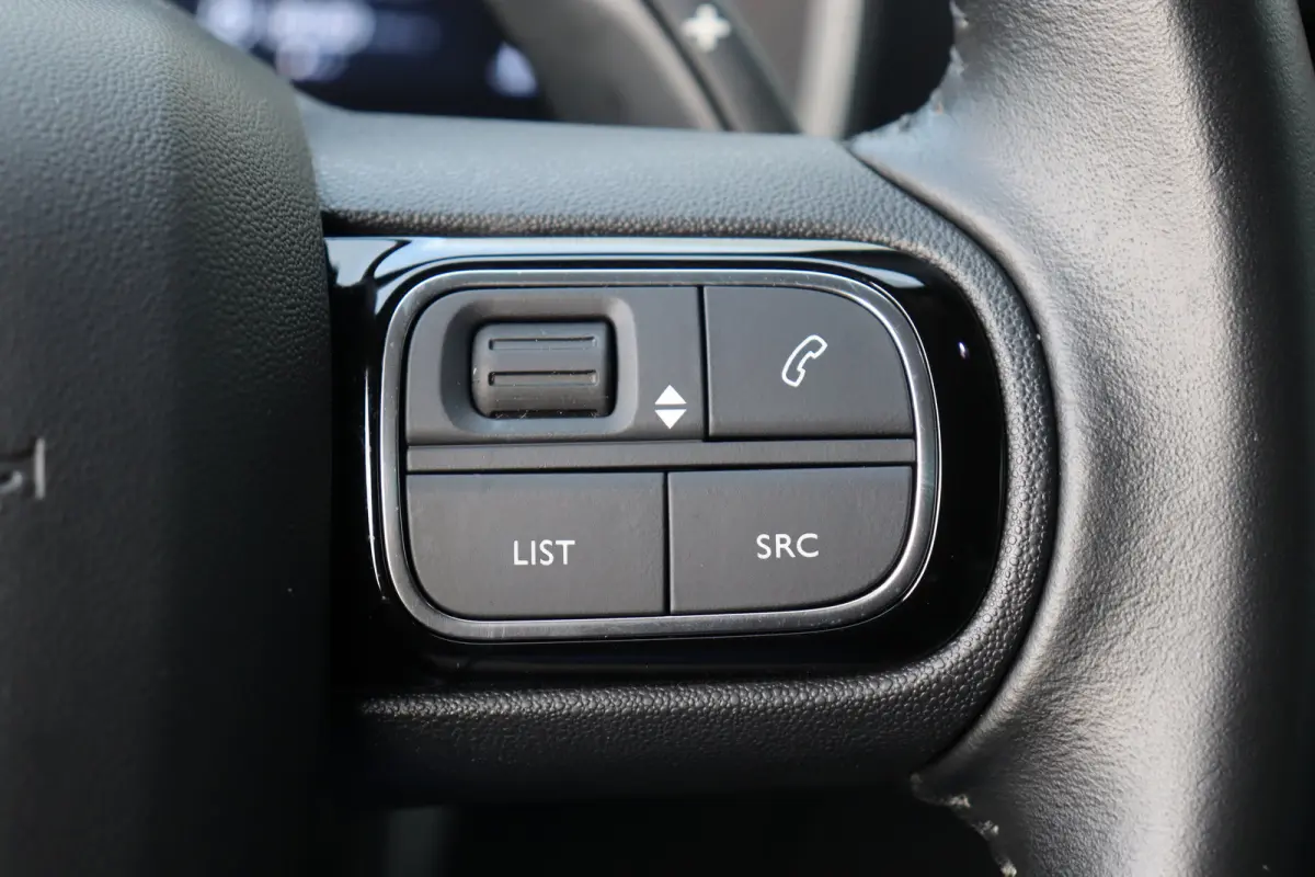 1.2 PURETECH 130PK BUSINESS AUTOMAAT / NAVI / CLIMA / FULL-LED / PDC / 18" LMV / CAMERA / AFN. TREKHAAK / KEYLESS !!