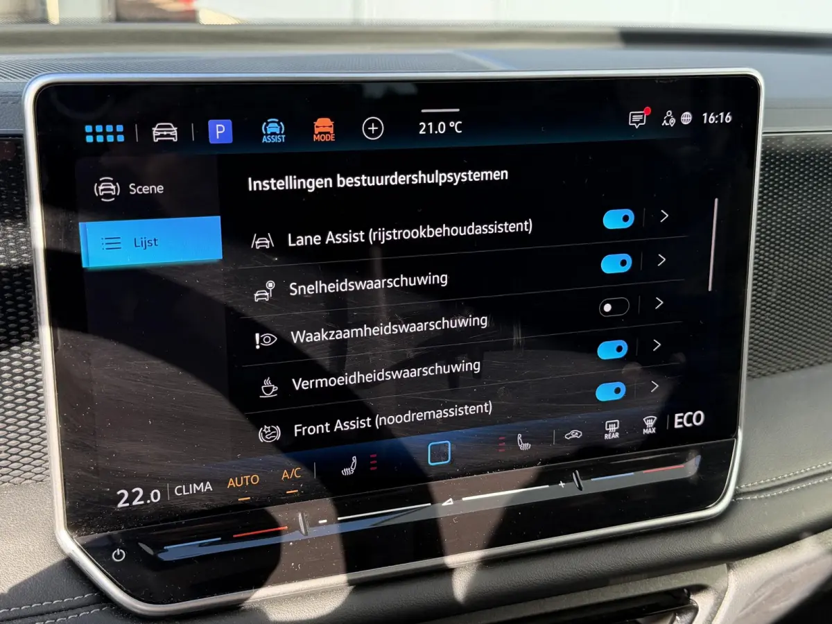 1.5 eHybrid Life Edition PHEV 18"/Trekhaak/Stoel + stuurverwarming/Matrix LED/Camera/Adaptieve cruise/Dodehoek/Keyless/PDC/Elektrische klep