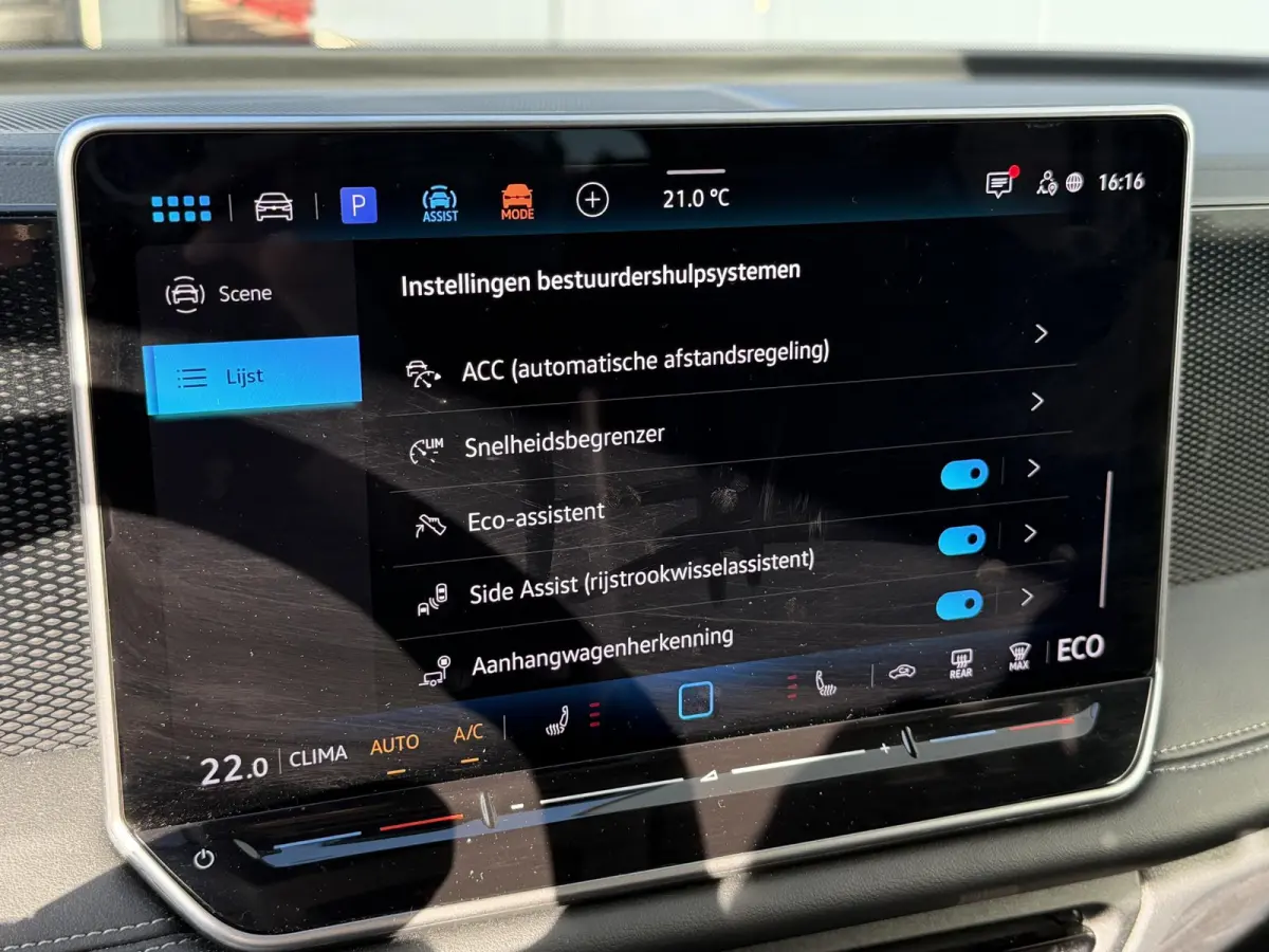 1.5 eHybrid Life Edition PHEV 18"/Trekhaak/Stoel + stuurverwarming/Matrix LED/Camera/Adaptieve cruise/Dodehoek/Keyless/PDC/Elektrische klep