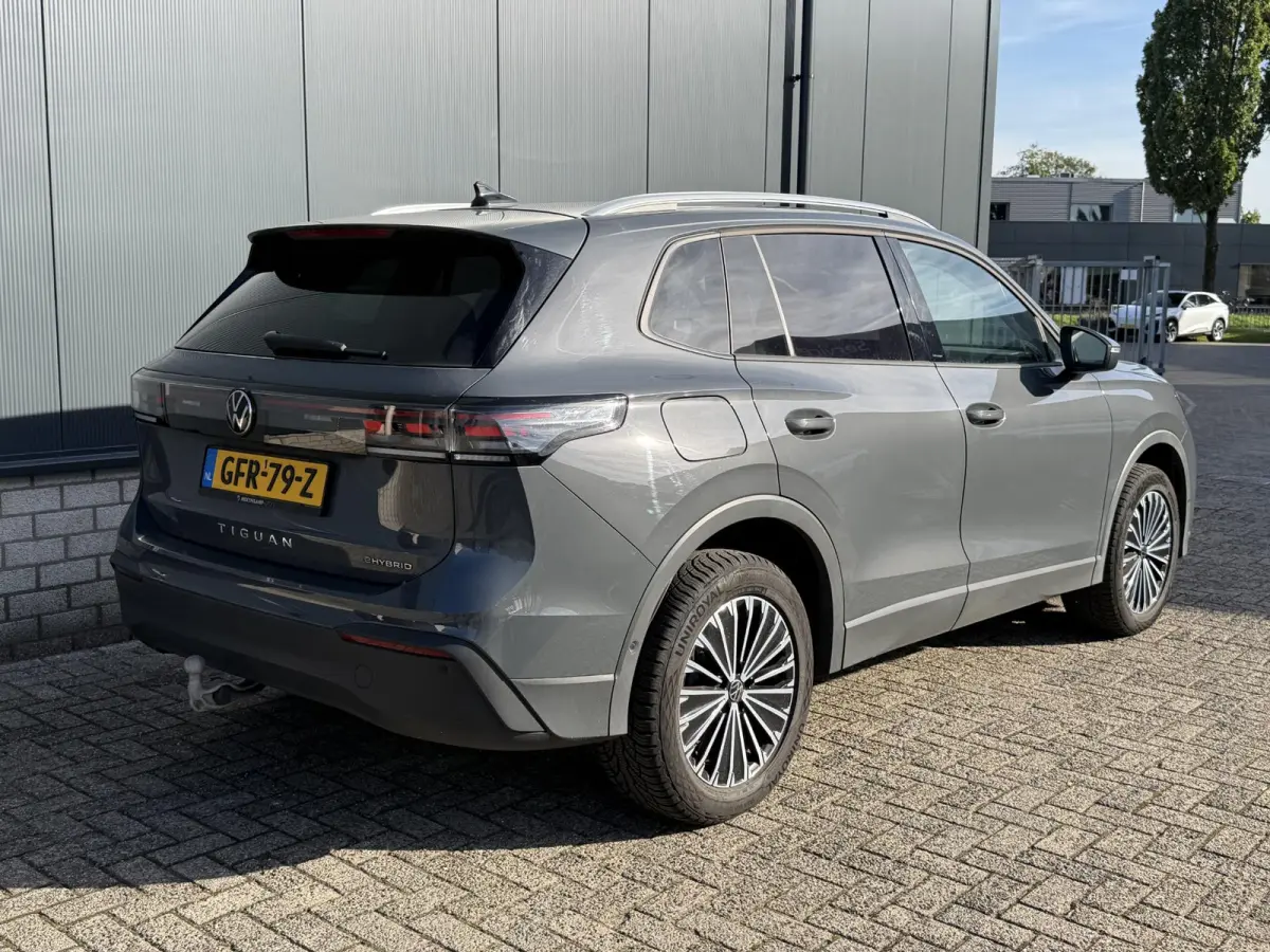 1.5 eHybrid Life Edition PHEV 18"/Trekhaak/Stoel + stuurverwarming/Matrix LED/Camera/Adaptieve cruise/Dodehoek/Keyless/PDC/Elektrische klep