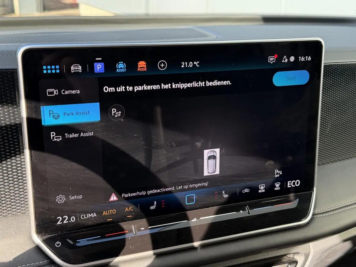 1.5 eHybrid Life Edition PHEV 18"/Trekhaak/Stoel + stuurverwarming/Matrix LED/Camera/Adaptieve cruise/Dodehoek/Keyless/PDC/Elektrische klep