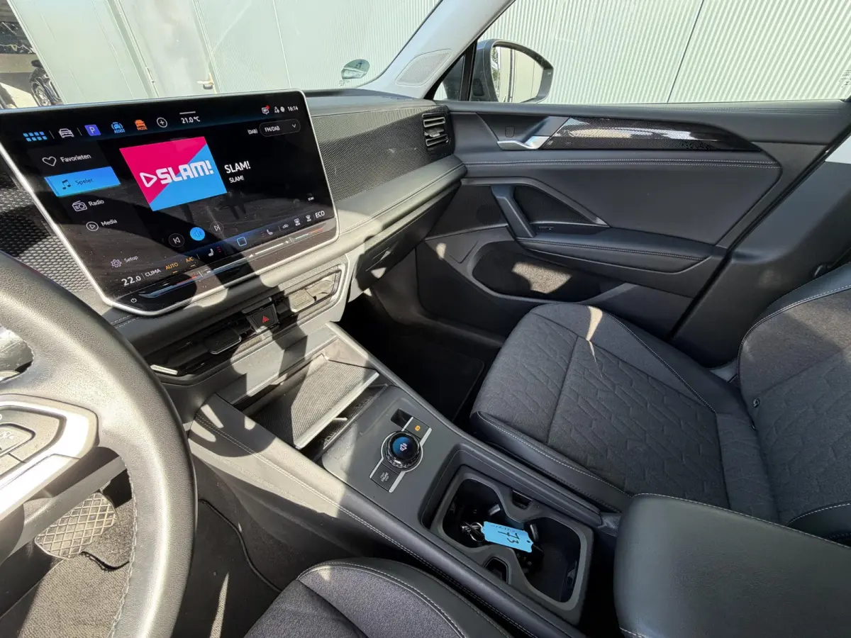 1.5 eHybrid Life Edition PHEV 18"/Trekhaak/Stoel + stuurverwarming/Matrix LED/Camera/Adaptieve cruise/Dodehoek/Keyless/PDC/Elektrische klep