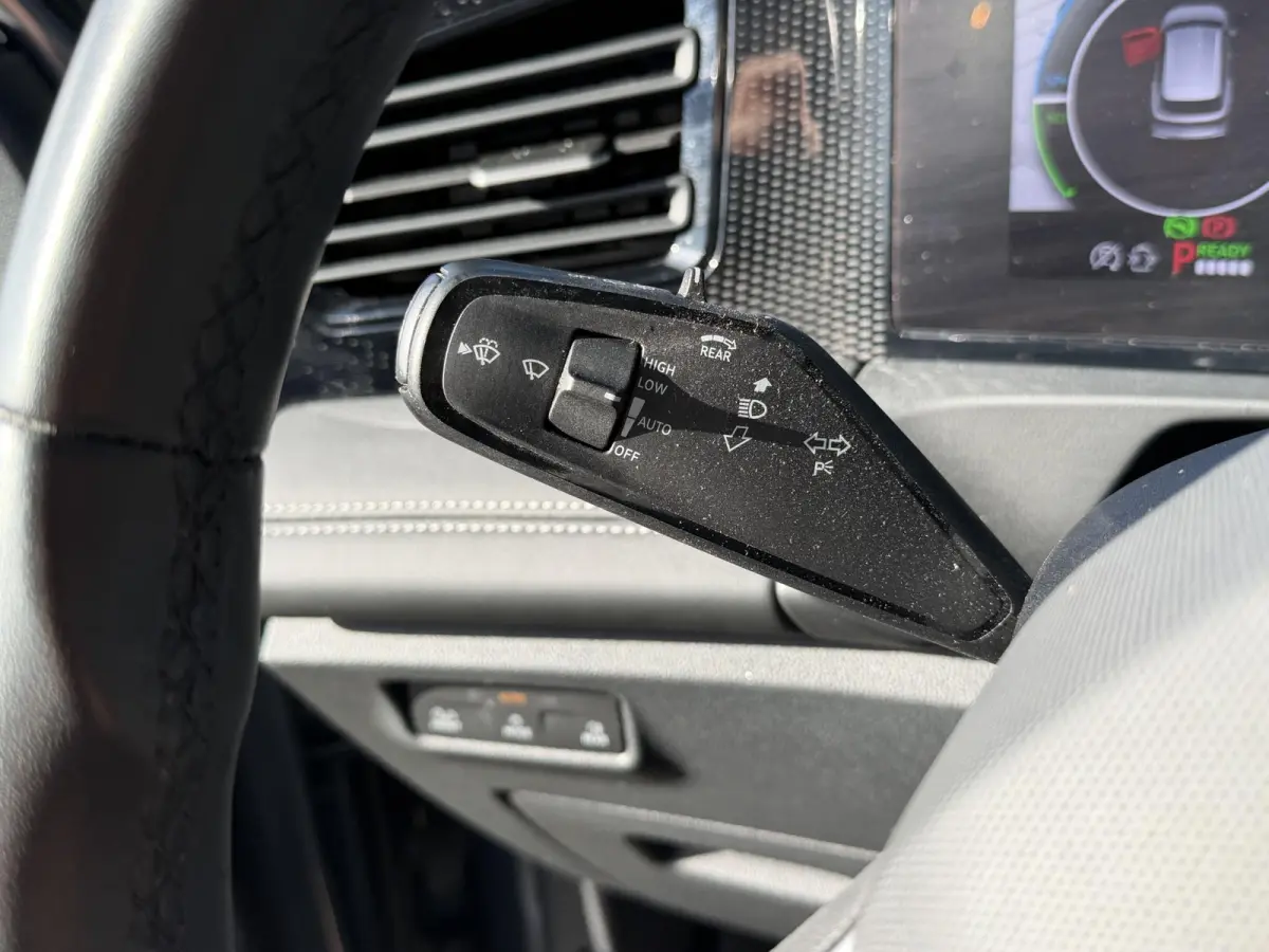 1.5 eHybrid Life Edition PHEV 18"/Trekhaak/Stoel + stuurverwarming/Matrix LED/Camera/Adaptieve cruise/Dodehoek/Keyless/PDC/Elektrische klep
