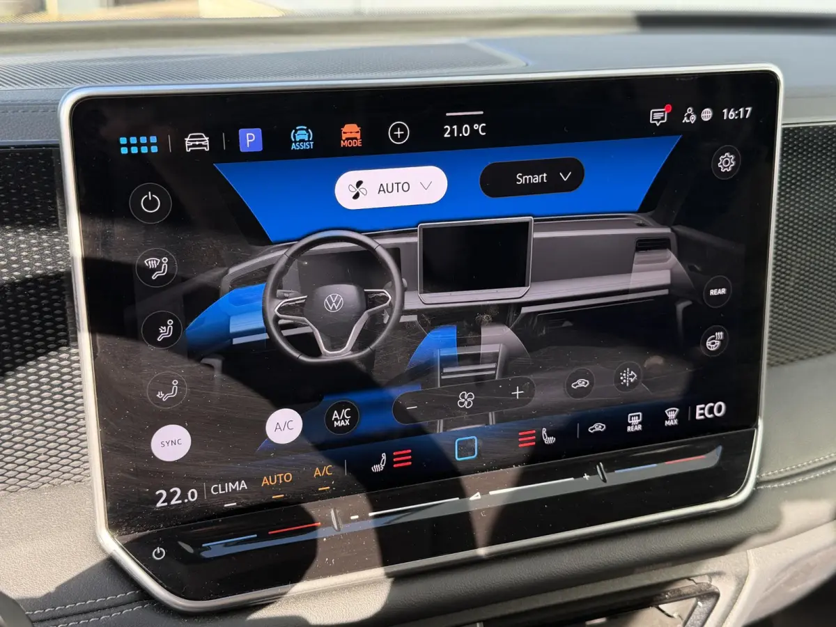 1.5 eHybrid Life Edition PHEV 18"/Trekhaak/Stoel + stuurverwarming/Matrix LED/Camera/Adaptieve cruise/Dodehoek/Keyless/PDC/Elektrische klep