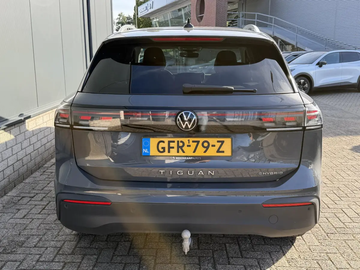 1.5 eHybrid Life Edition PHEV 18"/Trekhaak/Stoel + stuurverwarming/Matrix LED/Camera/Adaptieve cruise/Dodehoek/Keyless/PDC/Elektrische klep