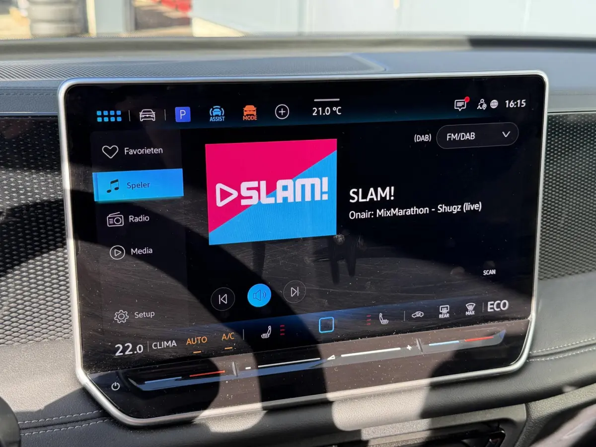 1.5 eHybrid Life Edition PHEV 18"/Trekhaak/Stoel + stuurverwarming/Matrix LED/Camera/Adaptieve cruise/Dodehoek/Keyless/PDC/Elektrische klep