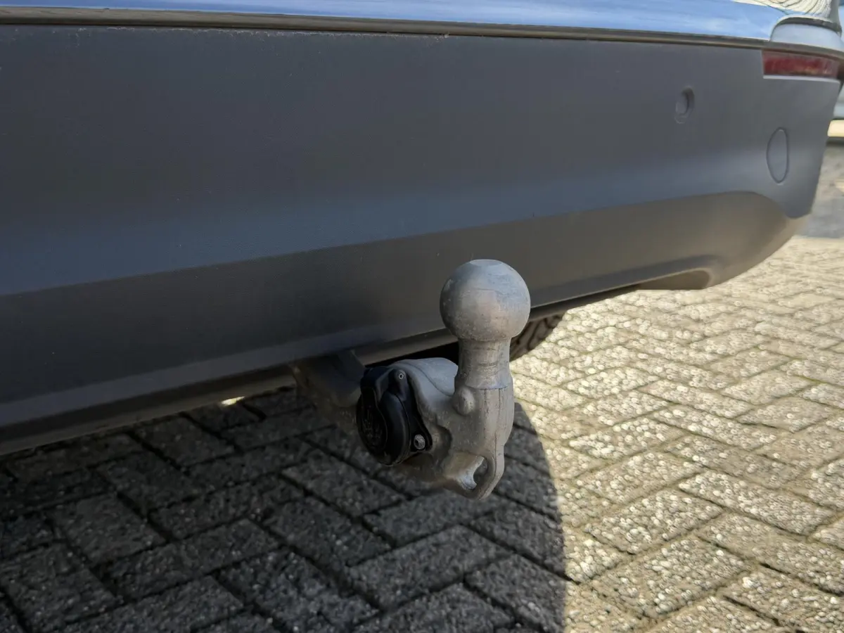 1.5 eHybrid Life Edition PHEV 18"/Trekhaak/Stoel + stuurverwarming/Matrix LED/Camera/Adaptieve cruise/Dodehoek/Keyless/PDC/Elektrische klep
