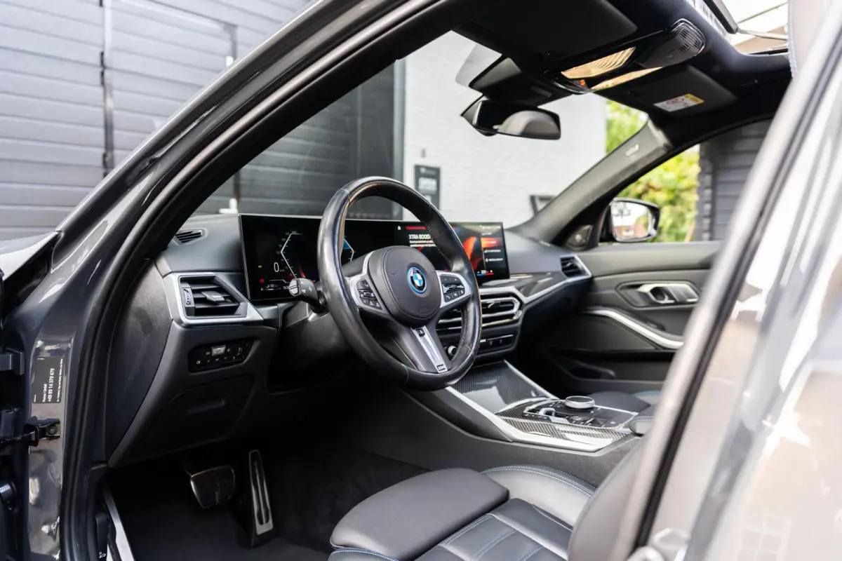 330e xDrive 360 Pano H&K HUD Carbon M340