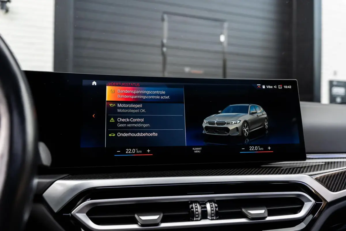 330e xDrive 360 Pano H&K HUD Carbon M340