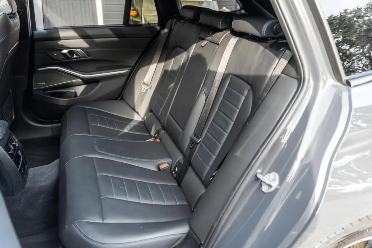 330e xDrive 360 Pano H&K HUD Carbon M340