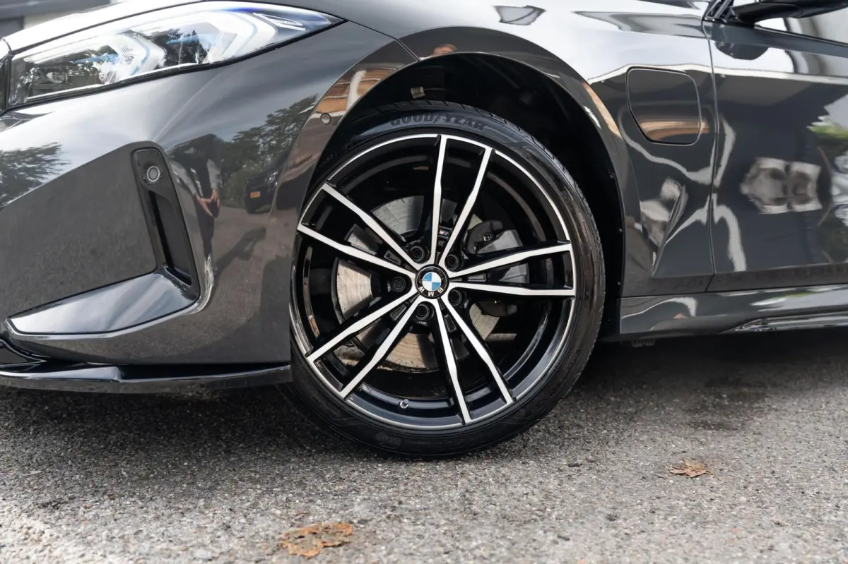 330e xDrive 360 Pano H&K HUD Carbon M340