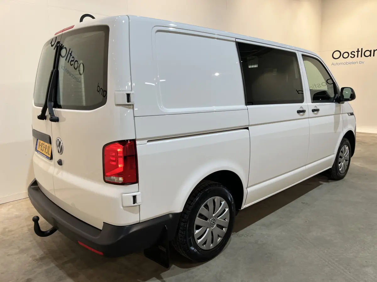 2.0 TDI L1H1 150 PK Servicebus / Sortimo Inrichting / Euro 6 / 220V. / Airco / CarPlay / Camera / Cruise Control / Trekhaak / 3-Zits /