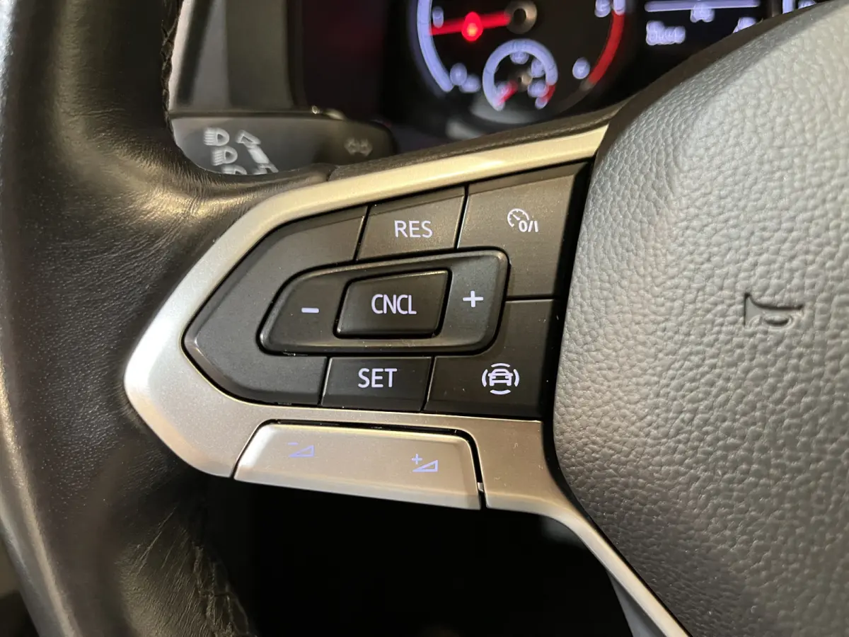 2.0 TDI L1H1 150 PK Servicebus / Sortimo Inrichting / Euro 6 / 220V. / Airco / CarPlay / Camera / Cruise Control / Trekhaak / 3-Zits /