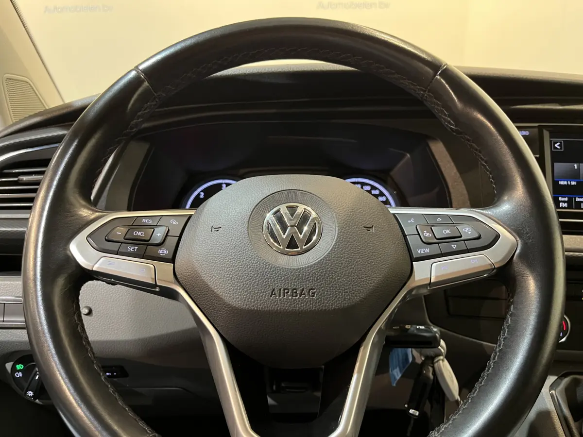 2.0 TDI L1H1 150 PK Servicebus / Sortimo Inrichting / Euro 6 / 220V. / Airco / CarPlay / Camera / Cruise Control / Trekhaak / 3-Zits /