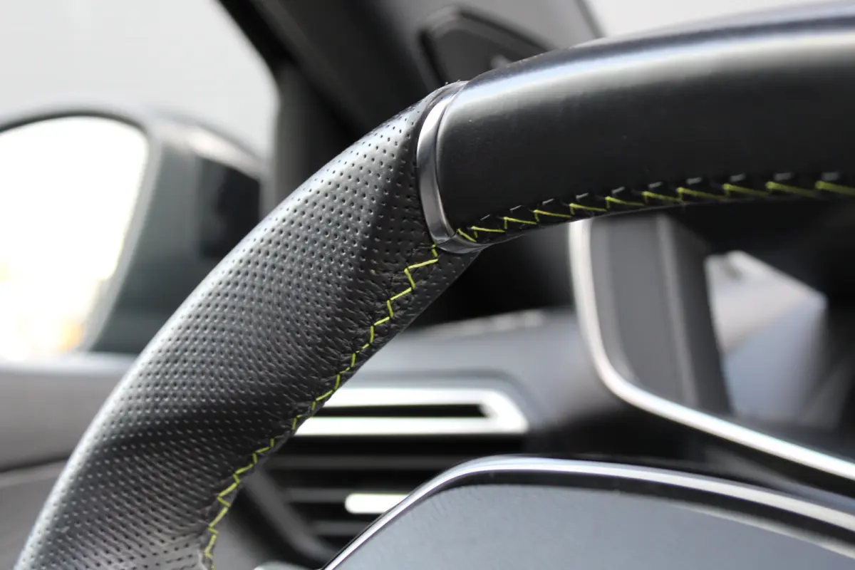 1.2 PureTech GT Pack | Automaat | Navigatie | Camera | Panorama/schuifdak | Alcantara | Focal | 1e Eigenaar |