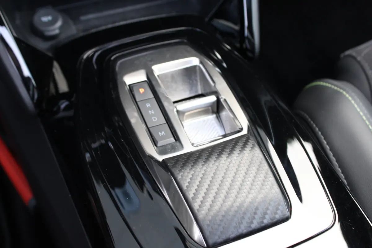 1.2 PureTech GT Pack | Automaat | Navigatie | Camera | Panorama/schuifdak | Alcantara | Focal | 1e Eigenaar |