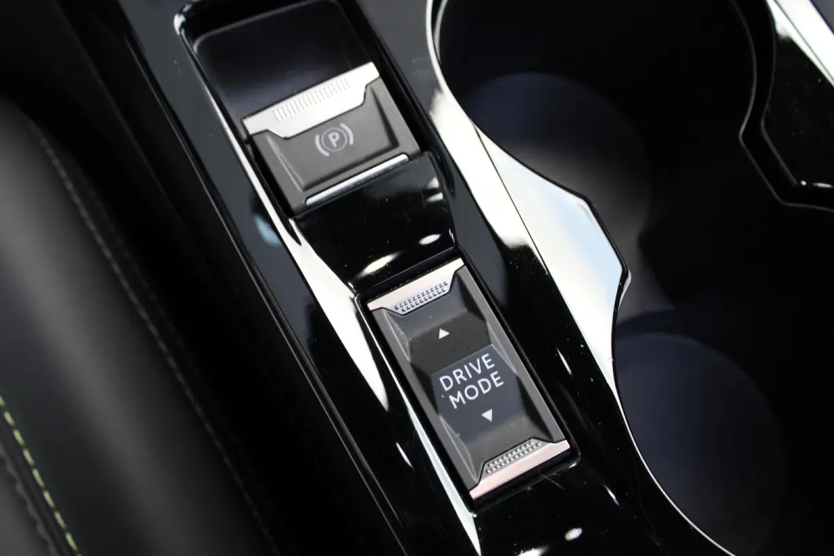 1.2 PureTech GT Pack | Automaat | Navigatie | Camera | Panorama/schuifdak | Alcantara | Focal | 1e Eigenaar |