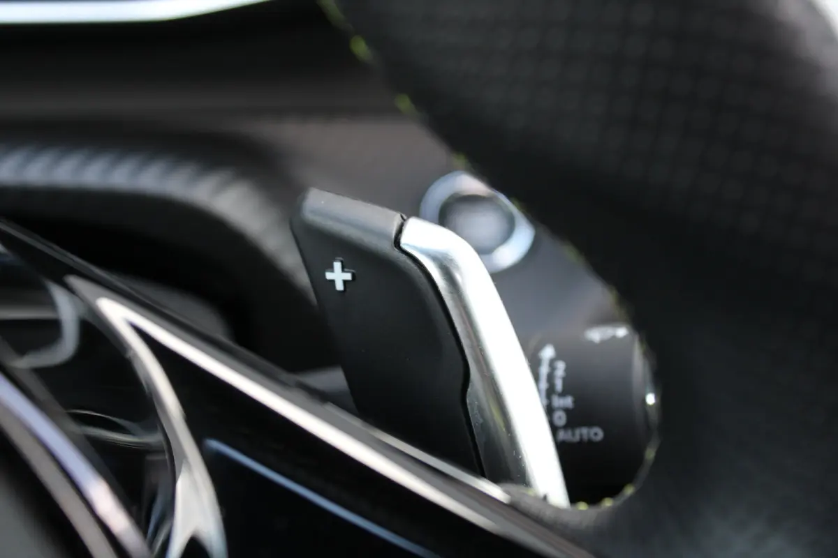 1.2 PureTech GT Pack | Automaat | Navigatie | Camera | Panorama/schuifdak | Alcantara | Focal | 1e Eigenaar |