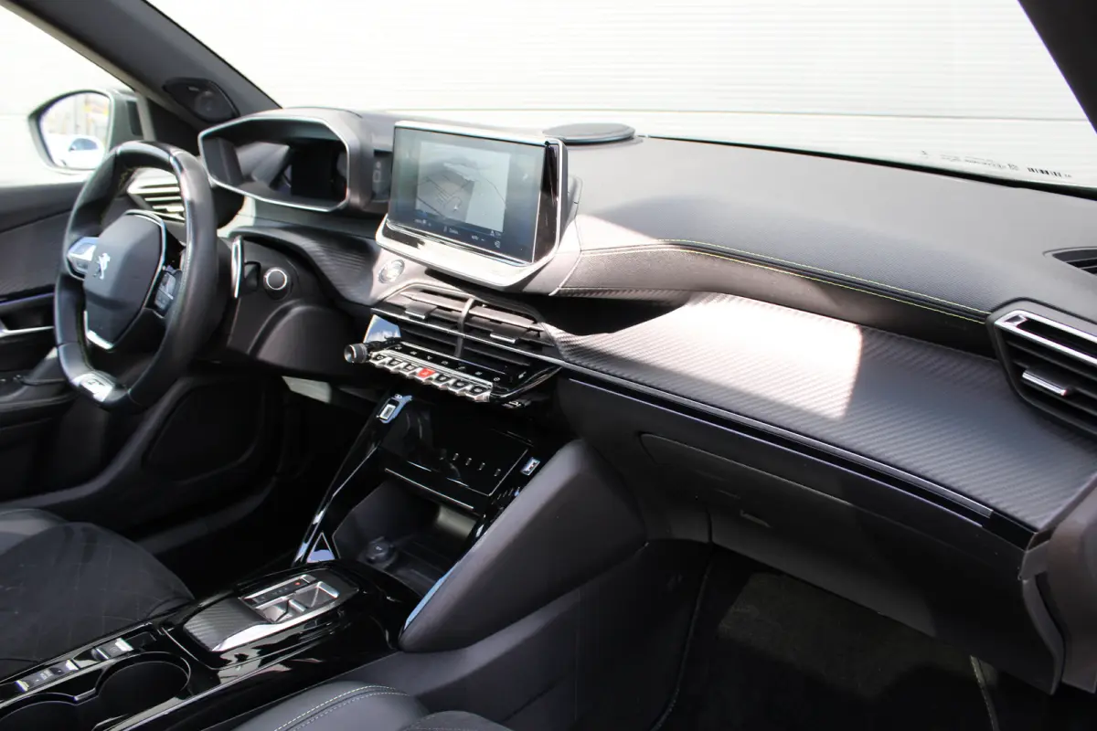 1.2 PureTech GT Pack | Automaat | Navigatie | Camera | Panorama/schuifdak | Alcantara | Focal | 1e Eigenaar |