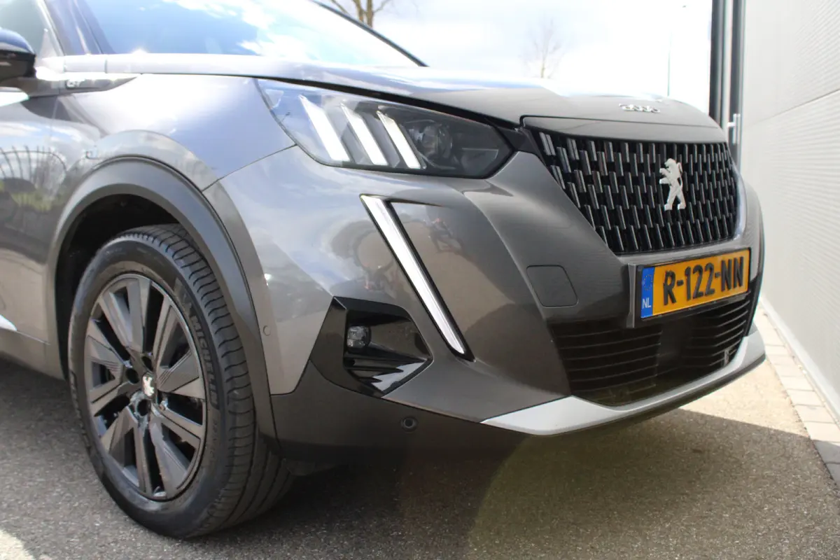 1.2 PureTech GT Pack | Automaat | Navigatie | Camera | Panorama/schuifdak | Alcantara | Focal | 1e Eigenaar |