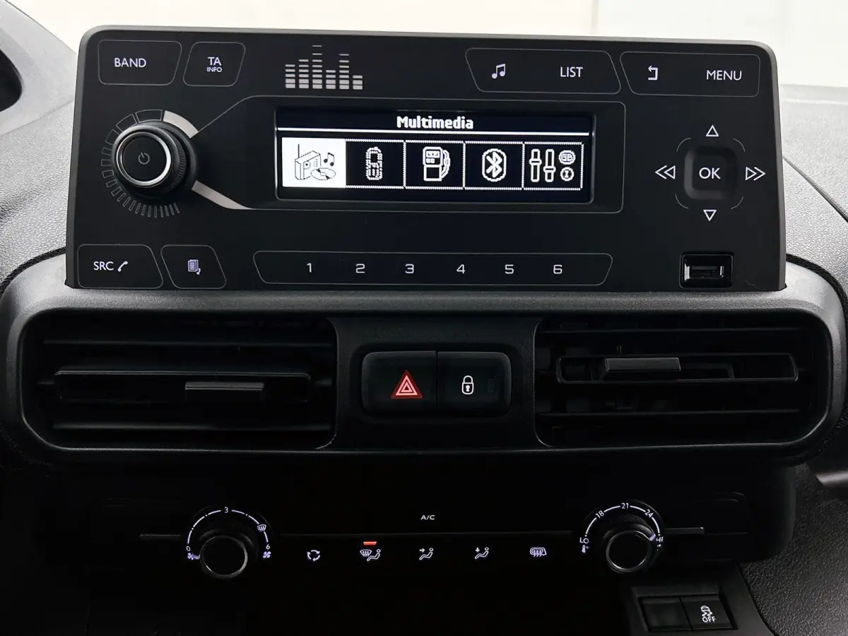 1.5 BHDi L1 Heavy 55kW Pro | Airco | Radio |