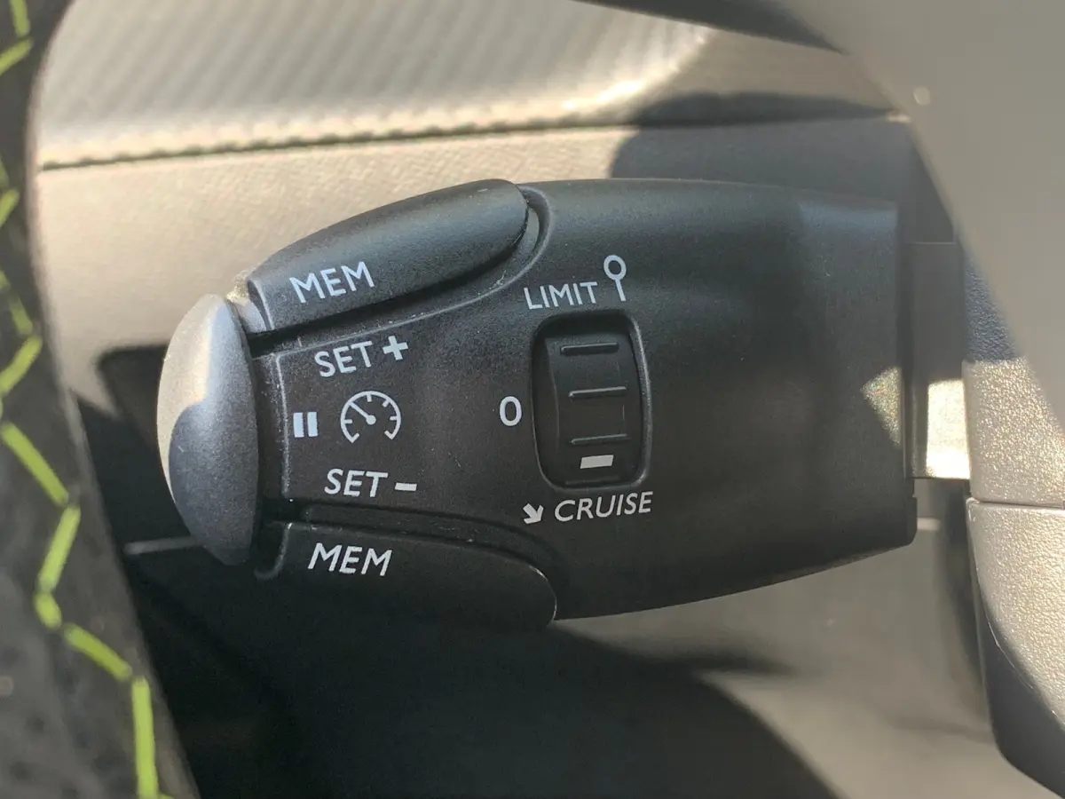 EV GT 50 kWh SOH 94% | Airco | Camera | Cruise Control | DAB | LED | LMV 17" | Navi | PDC V&A | Stoelverwarming |