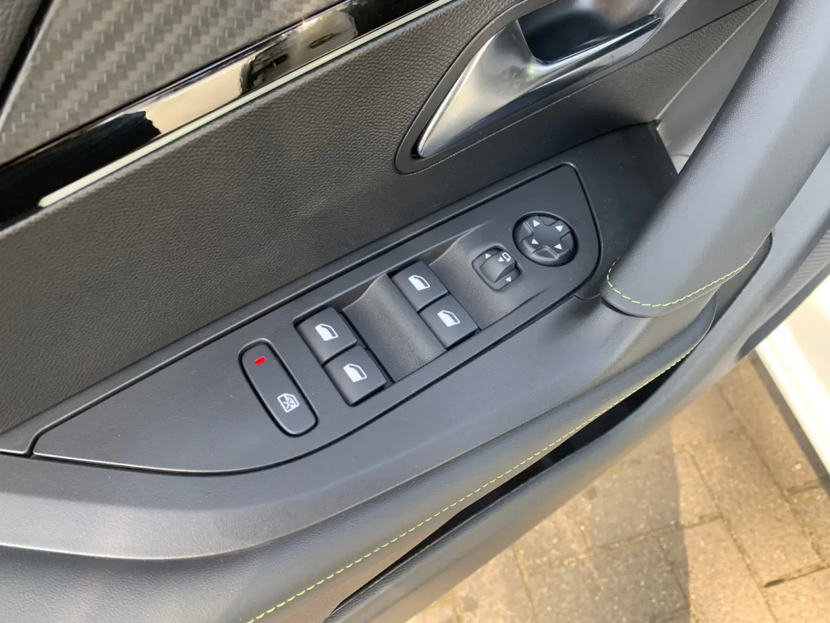 EV GT 50 kWh SOH 94% | Airco | Camera | Cruise Control | DAB | LED | LMV 17" | Navi | PDC V&A | Stoelverwarming |