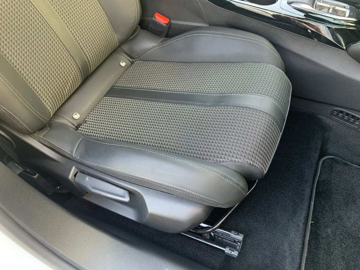 EV GT 50 kWh SOH 94% | Airco | Camera | Cruise Control | DAB | LED | LMV 17" | Navi | PDC V&A | Stoelverwarming |