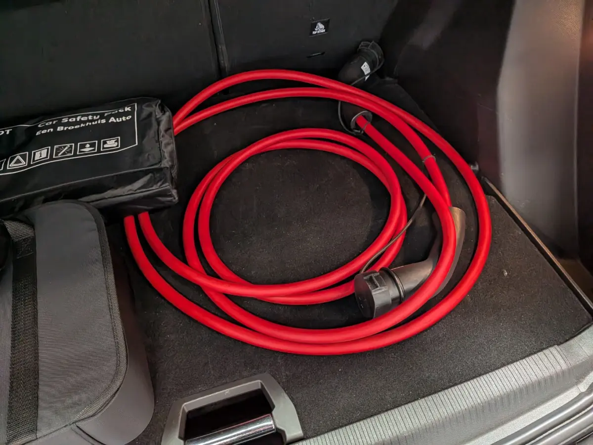 EV Allure Pack 50 kWh SOH 94% | Airco | Camera | Cruise Adaptief | DAB | Keyless | LED | LMV 17" | Navi | PDC Achter | Stoelverwarming |