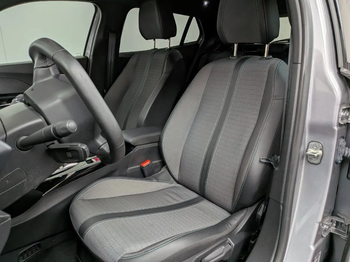 EV Allure Pack 50 kWh SOH 94% | Airco | Camera | Cruise Adaptief | DAB | Keyless | LED | LMV 17" | Navi | PDC Achter | Stoelverwarming |