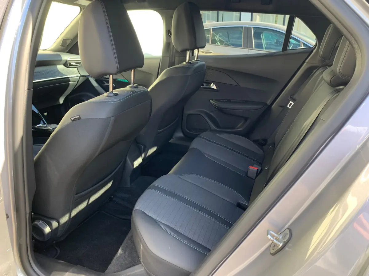 EV Allure Pack 50 kWh SOH 94% | Airco | Camera | Cruise Adaptief | DAB | Keyless | LED | LMV 17" | Navi | PDC Achter | Stoelverwarming |