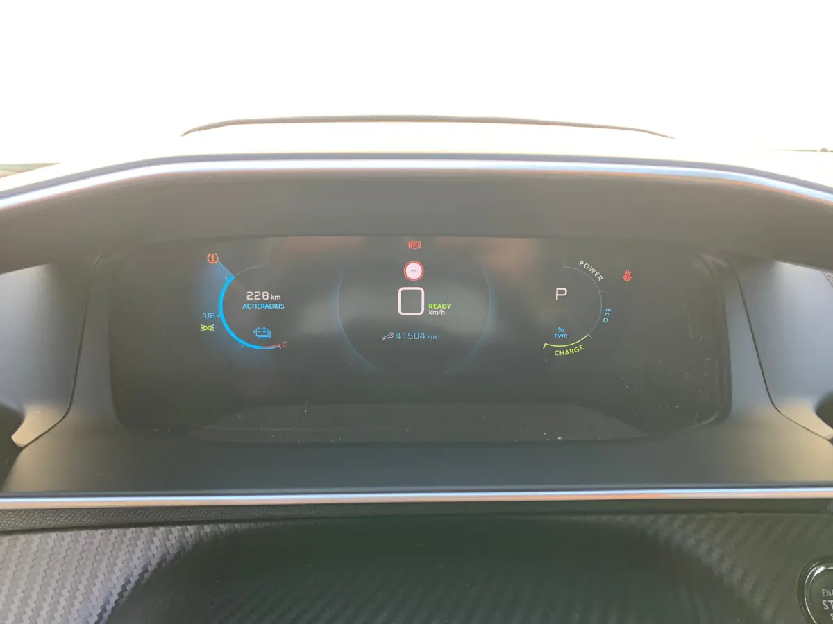 EV Allure Pack 50 kWh SOH 94% | Airco | Camera | Cruise Adaptief | DAB | Keyless | LED | LMV 17" | Navi | PDC Achter | Stoelverwarming |