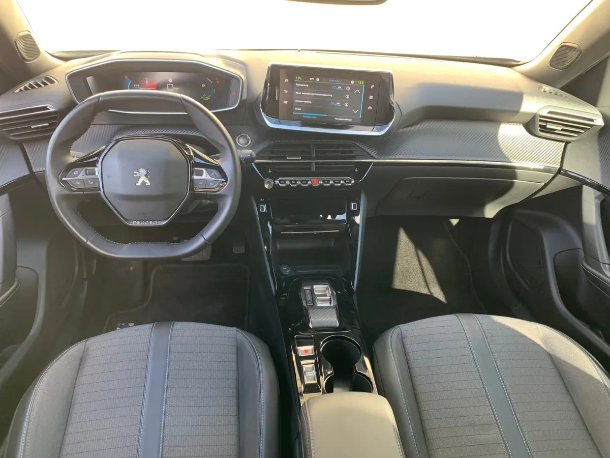 EV Allure Pack 50 kWh SOH 94% | Airco | Camera | Cruise Adaptief | DAB | Keyless | LED | LMV 17" | Navi | PDC Achter | Stoelverwarming |
